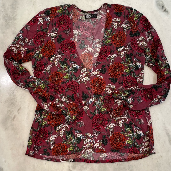 BEACH RIOT long sleeve v- neck blouse - Picture 1 of 6